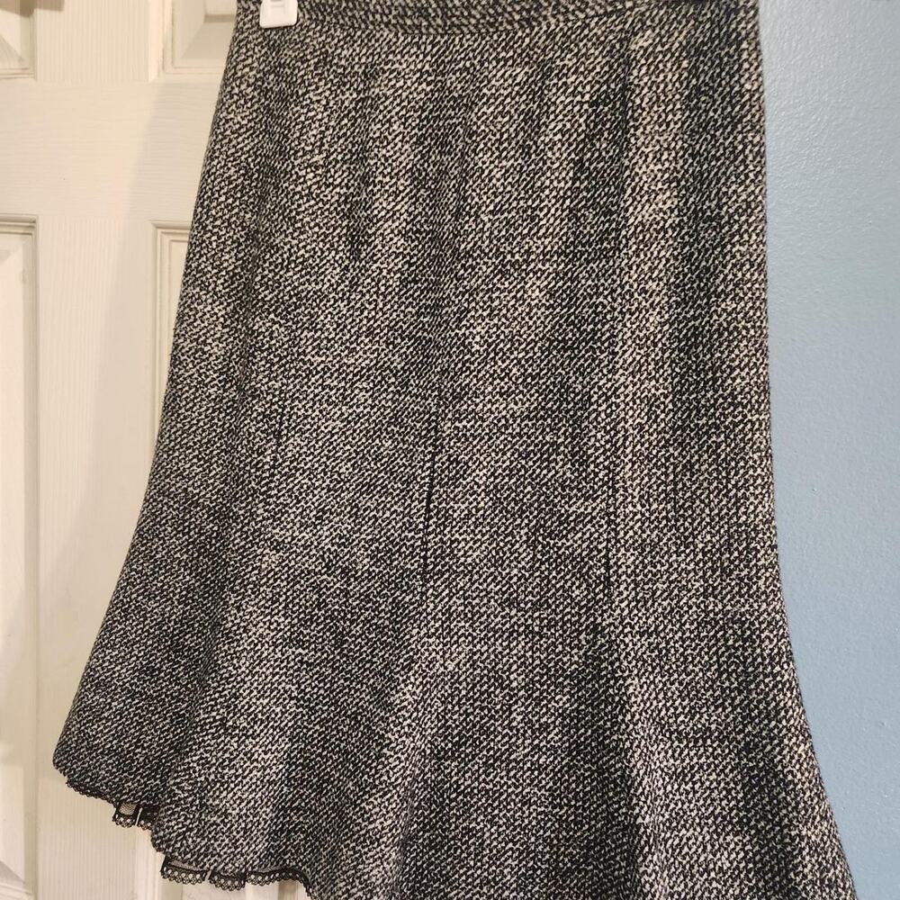 Neiman Marcus black and white houndstooth midi skirt with lace trim